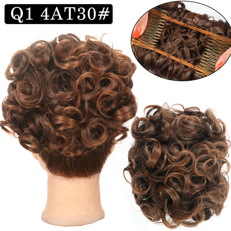 Extension courte de chignon de cheveux bouclés désordonnés