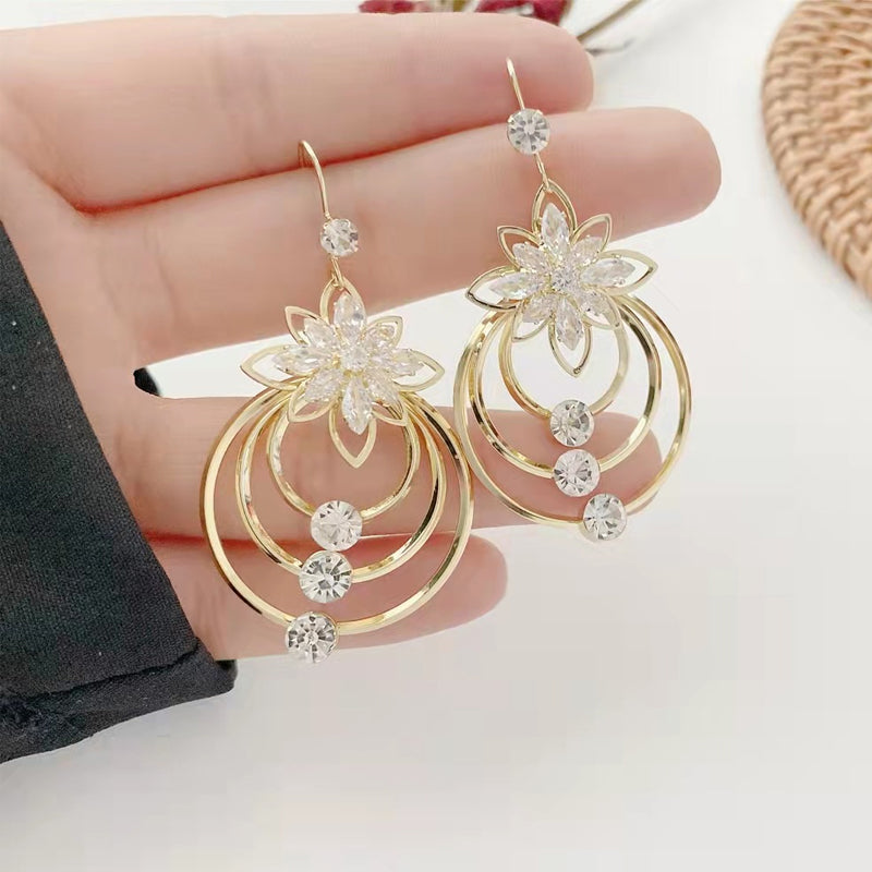 Boucles d'oreilles Trois Créoles Lotus en Cristal