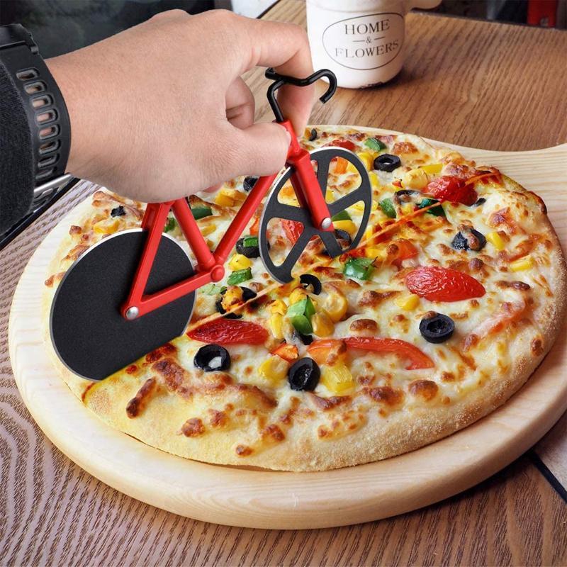 Coupe-pizza à Roulettes en Forme Vélo / Moto