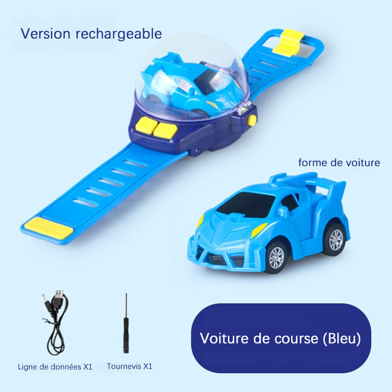 Regarder le jouet de voiture télécommandé